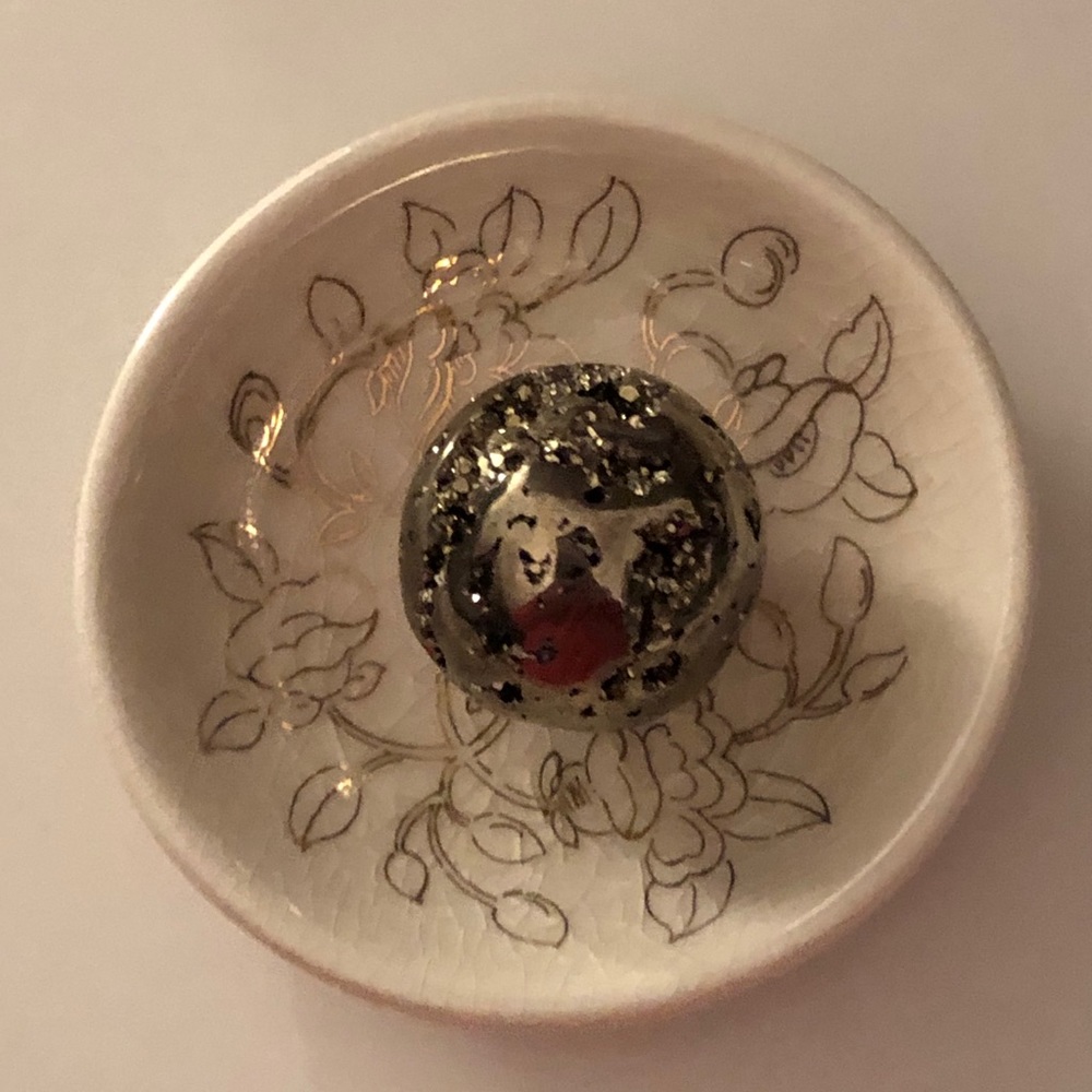 NWT floor 9 crackle bowl with silver colored ball